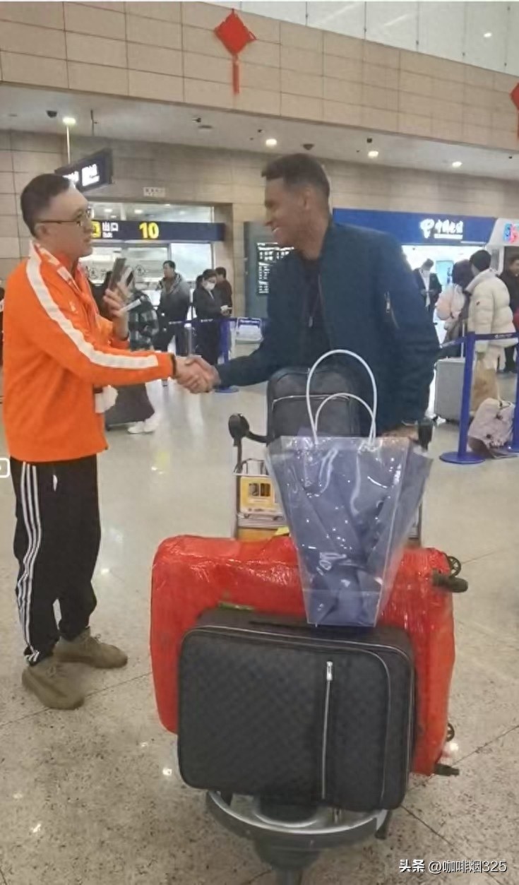 青島日報：前巴西國奧球員奧古斯托與海牛會合，球隊五外援到位